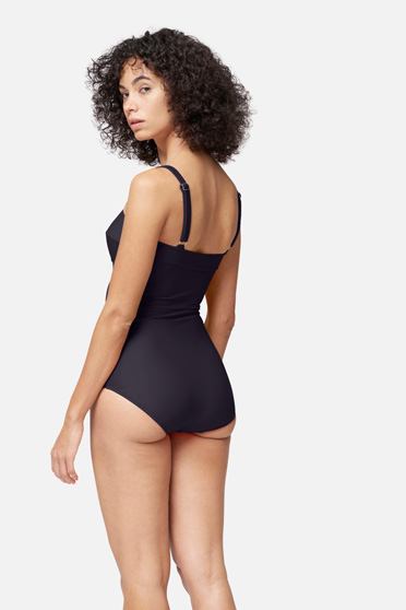 Nathalie Schweizer Bademode